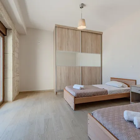 Petrina 4 By The Sea Villa *